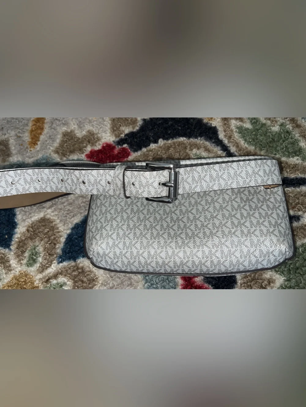 Mk White& gray Signature Crossbody Belt Bag w/Cream Silver Stripe size s/m NWOT